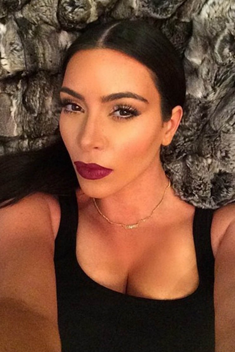 Kim_Kardashian_Posts_A_Selfie_To_Instagram_01_760x1140.jpg