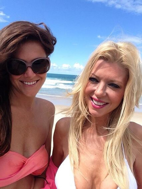 gallery_main_Tara_Reid_Aussie_Bikini_04.jpg