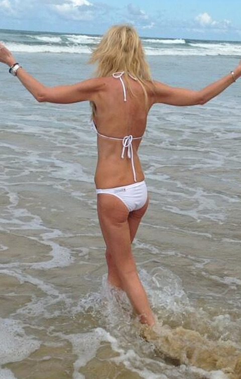 gallery_main_Tara_Reid_Aussie_Bikini_05.jpg