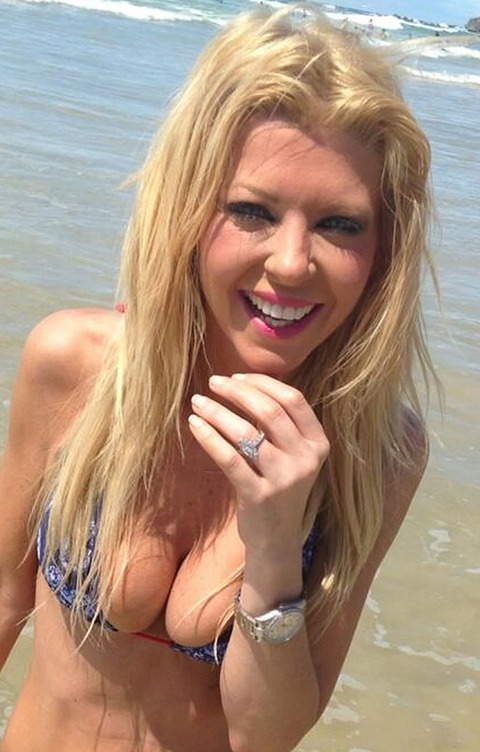 gallery_main_Tara_Reid_Aussie_Bikini_06.jpg