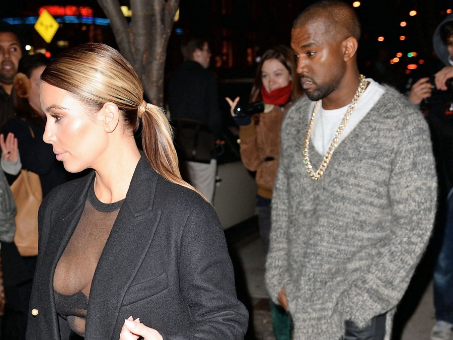 kim_kardashian_breasts_kanye_01_900x675.jpg