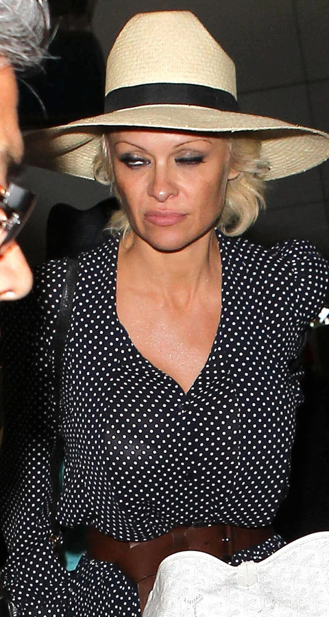 gallery_main_Pam_Anderson_Zombie_Face_01.jpg