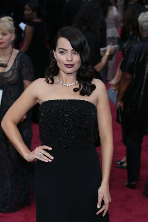 gallery_main_hottest_oscars_red_carpet_016margot.jpg