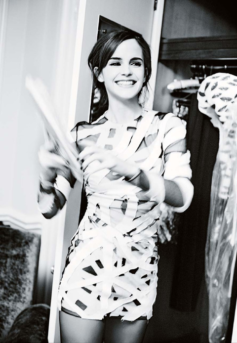 gallery_main_Emma_Watson_Sunday_Style_01.jpg