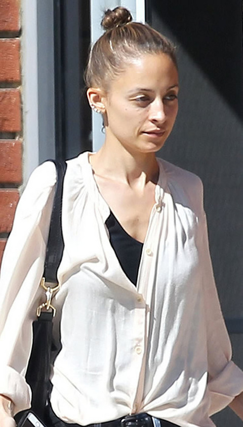 gallery_main_nicole_richie_skinny_again_05.jpg