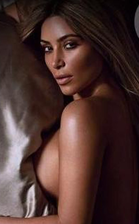 gallery_main_Kim_Kardashian_Naked_GQ_05.jpg