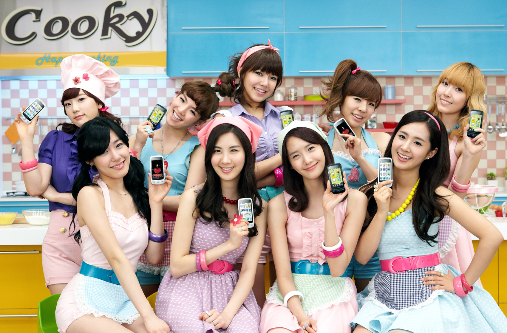 15659_SNSD_Cooky_Phone.jpg