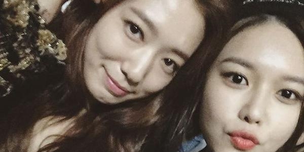 Park Shin Hye Snsd Sooyoung Yuri Graduate From College Daily K Pop News Latest K Pop News